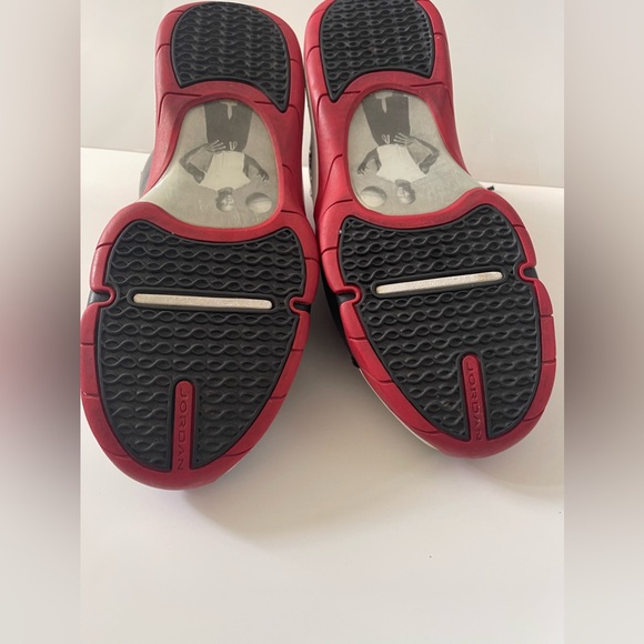 Vintage 08' Nike Air Jordan Hoops Low
Black Red Mens Size 10 314312-005
Breds - Picture 5 of 12